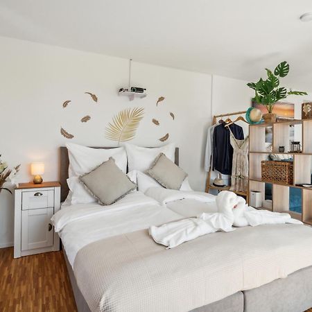 Business I Family Apartment I 1-4 Personen - Aare Blick, Nahe Altstadt I Beamer - 99" Leinwand I Terrassen Lounge Und Parkplatz Brugg  Exteriör bild