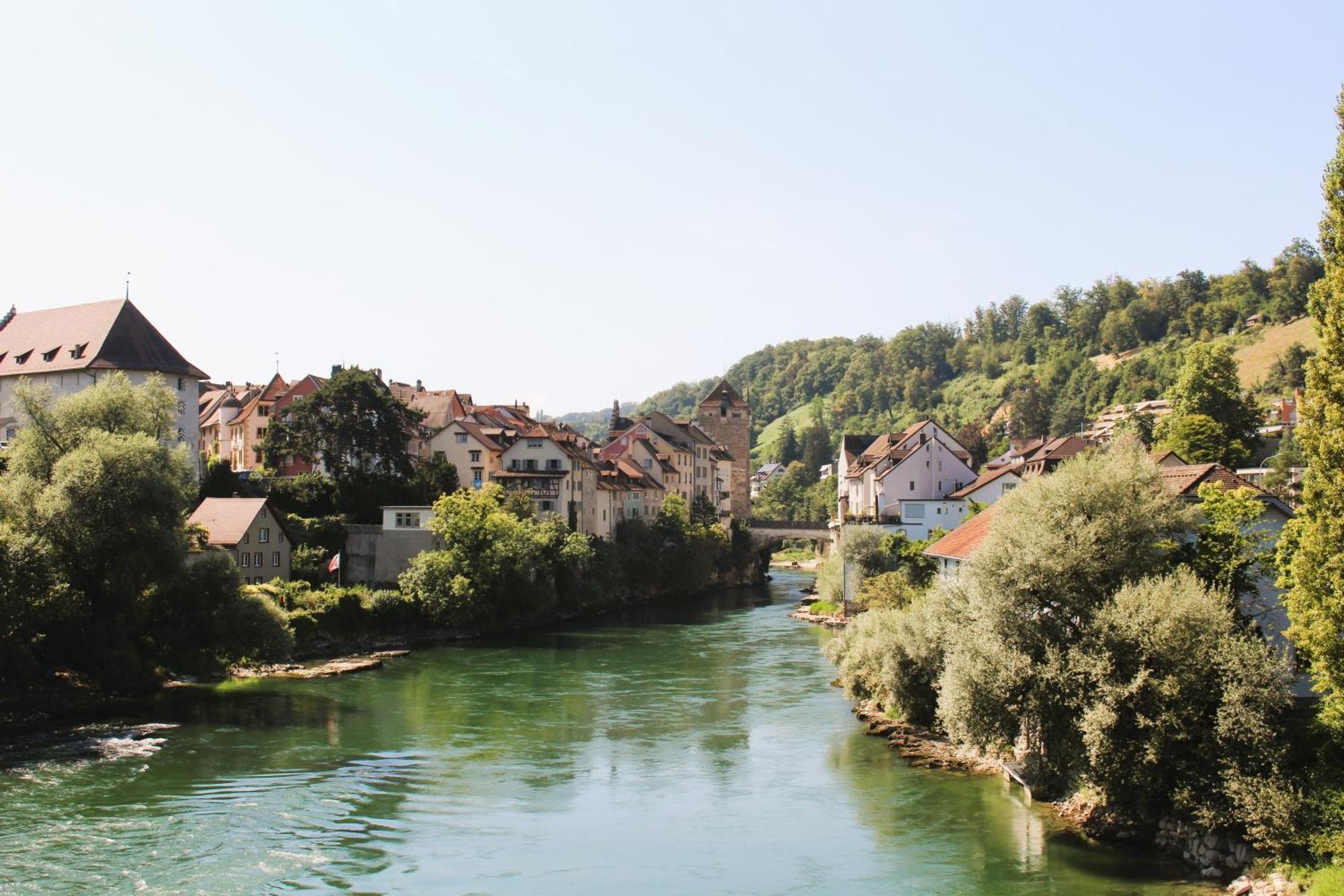 Business I Family Apartment I 1-4 Personen - Aare Blick, Nahe Altstadt I Beamer - 99" Leinwand I Terrassen Lounge Und Parkplatz Brugg  Exteriör bild